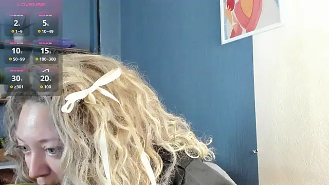 JesiaFoxi online show from May 9, 2026, 12:32 pm
