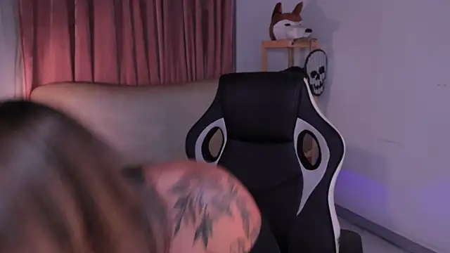 Snapshot of ashleyvalirya chatting on October 23, 2025, 4:01 am ashleyvalirya online show from October 23, 2025, 4:01 am