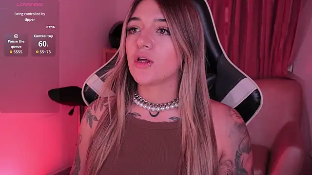 Snapshot of ashleyvalirya chatting on December 18, 2025, 4:07 am ashleyvalirya online show from December 18, 2025, 4:07 am