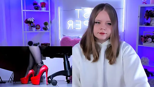 Snapshot of footfetish_baby chatting on February 10, 2025, 1:03 am footfetish baby online show from February 10, 2025, 1:03 am