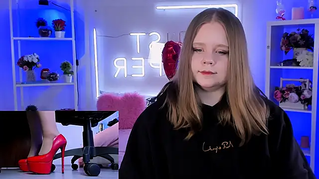 Snapshot of footfetish_baby chatting on March 2, 2025, 8:50 pm footfetish baby online show from March 2, 2025, 8:50 pm