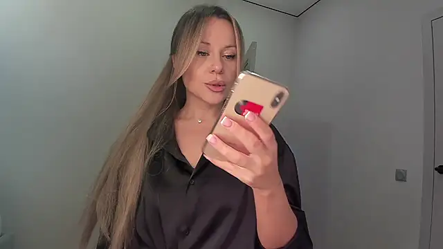 Snapshot of _cometoseeme_ chatting on September 13, 2025, 12:38 pm cometoseeme online show from September 13, 2025, 12:38 pm