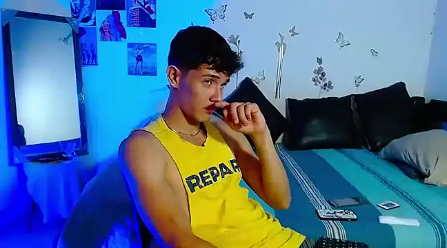 cristofer 988 online show from March 12, 2025, 1:36 am