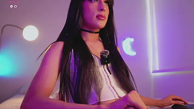 Snapshot of Samara_Gray chatting on November 19, 2025, 6:30 pm Samara Gray online show from November 19, 2025, 6:30 pm