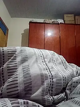 Snapshot of roladuraPr chatting on December 7, 2024, 6:37 pm roladuraPr online show from December 7, 2024, 6:37 pm