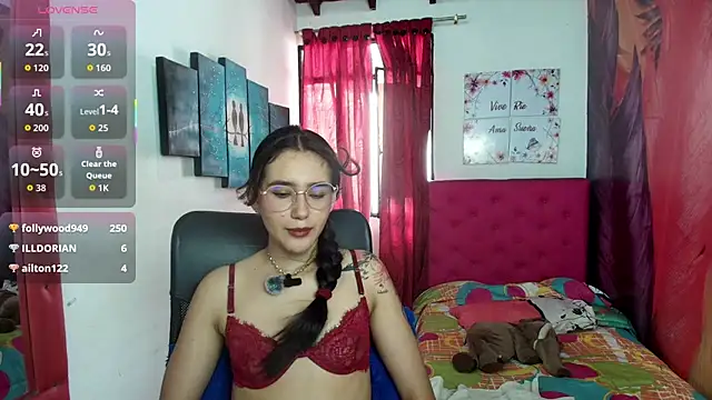 miley blue  online show from April 10, 2026, 7:18 pm