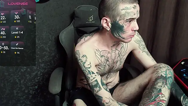 Snapshot of lonelycrystal chatting on October 1, 2025, 8:37 pm lonelycrystal online show from October 1, 2025, 8:37 pm