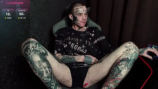 Snapshot of lonelycrystal chatting on October 2, 2025, 9:55 pm lonelycrystal online show from October 2, 2025, 9:55 pm