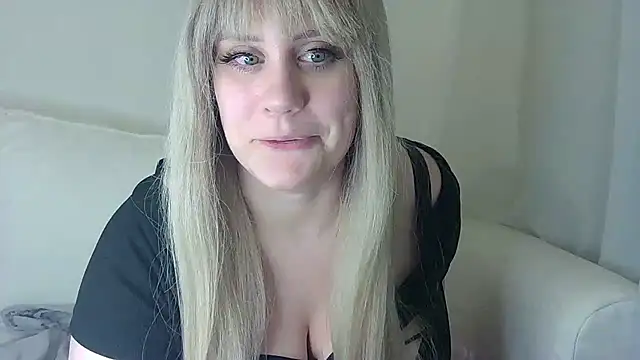 Snapshot of miramore chatting on January 17, 2025, 10:01 pm miramore online show from January 17, 2025, 10:01 pm