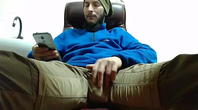 hardbigcock16 online show from December 18, 2024, 3:11 pm