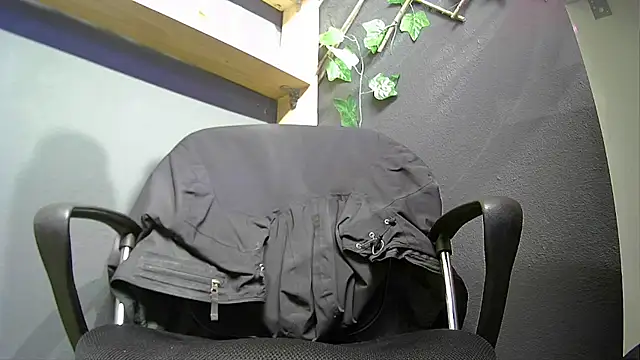 hardbigcock16 online show from October 18, 2025, 6:48 am