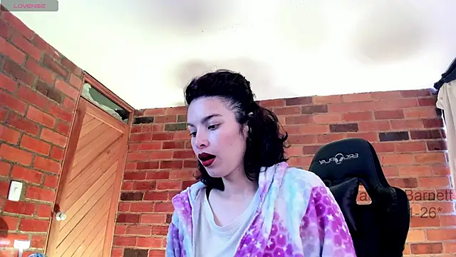 Snapshot of paulinabarnett- chatting on January 11, 2026, 4:23 pm paulinabarnett- online show from January 11, 2026, 4:23 pm