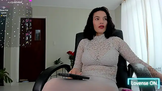 Snapshot of paulinabarnett- chatting on February 19, 2026, 2:02 pm paulinabarnett- online show from February 19, 2026, 2:02 pm