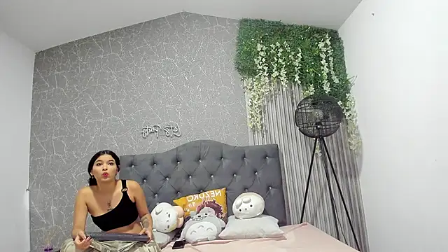 Snapshot of JustiinJazmin chatting on February 11, 2025, 6:22 pm JustiinJazmin online show from February 11, 2025, 6:22 pm