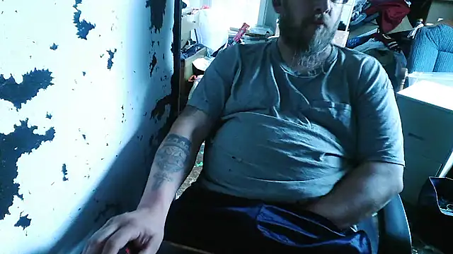 slickwill123 online show from April 18, 2026, 5:17 pm