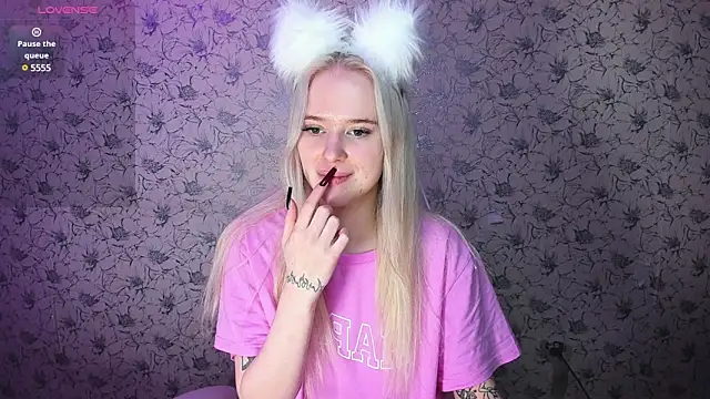 Healing  girl online show from January 4, 2025, 8:49 am