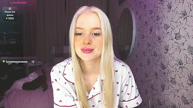 Healing  girl online show from January 8, 2025, 10:48 am