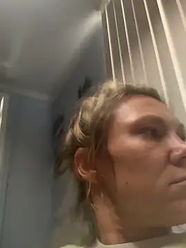 hotNReady6969 online show from December 19, 2025, 2:13 pm