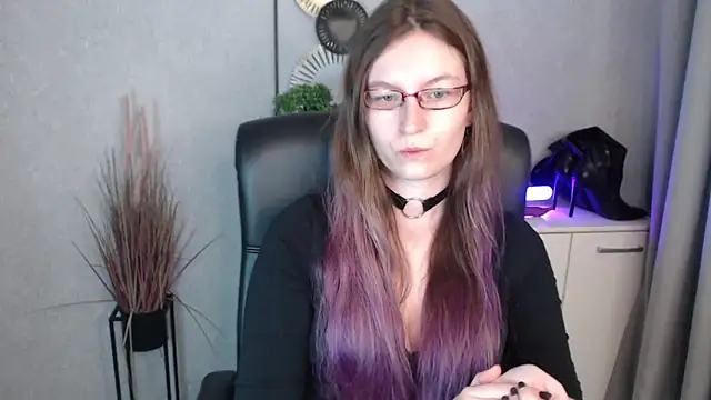 Snapshot of emmaxDelight chatting on October 28, 2025, 6:50 am emmaxDelight online show from October 28, 2025, 6:50 am