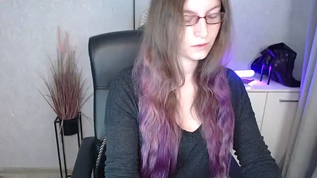 Snapshot of emmaxDelight chatting on October 30, 2025, 6:37 am emmaxDelight online show from October 30, 2025, 6:37 am