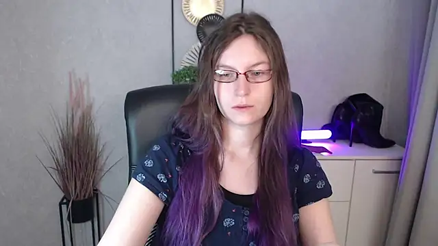 Snapshot of emmaxDelight chatting on November 14, 2025, 6:56 am emmaxDelight online show from November 14, 2025, 6:56 am