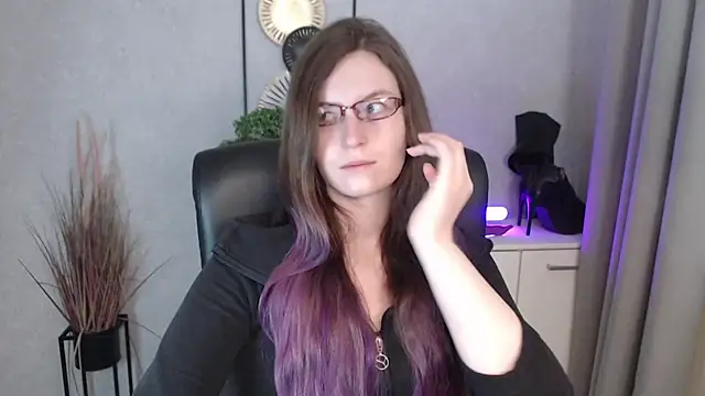 Snapshot of emmaxDelight chatting on November 20, 2025, 7:19 am emmaxDelight online show from November 20, 2025, 7:19 am