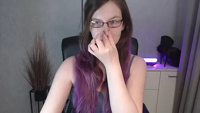 Snapshot of emmaxDelight chatting on November 25, 2025, 6:35 am emmaxDelight online show from November 25, 2025, 6:35 am