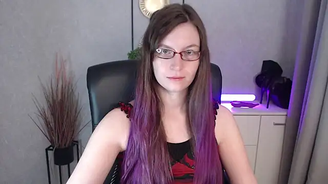 Snapshot of emmaxDelight chatting on November 28, 2025, 6:27 am emmaxDelight online show from November 28, 2025, 6:27 am