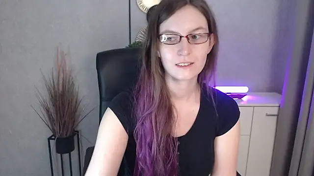 Snapshot of emmaxDelight chatting on December 1, 2025, 6:29 am emmaxDelight online show from December 1, 2025, 6:29 am