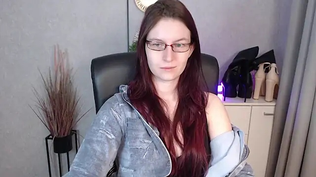 emmaxDelight online show from January 13, 2026, 6:29 am