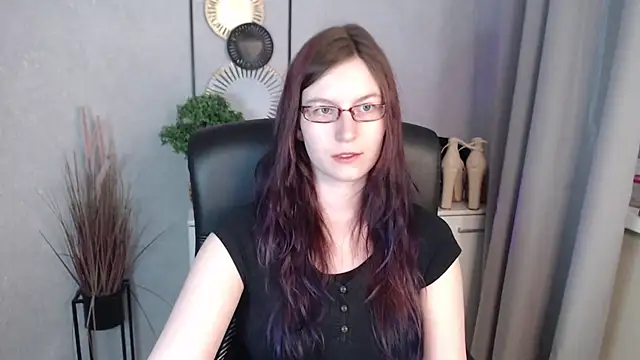 emmaxDelight online show from March 9, 2026, 6:28 am