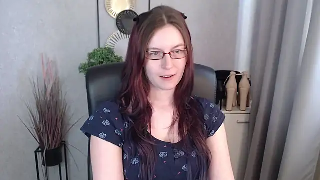 emmaxDelight online show from March 13, 2026, 1:29 pm