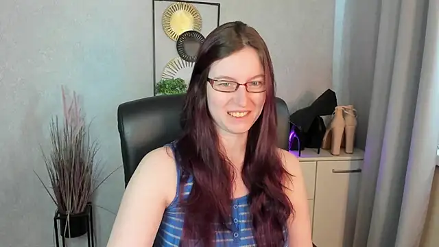 Snapshot of emmaxDelight chatting on June 1, 2026, 5:20 am emmaxDelight online show from June 1, 2026, 5:20 am