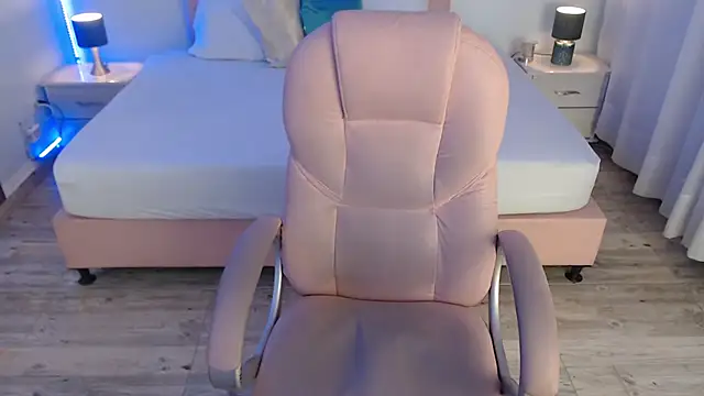 zoe jones13 online show from January 13, 2026, 3:23 am