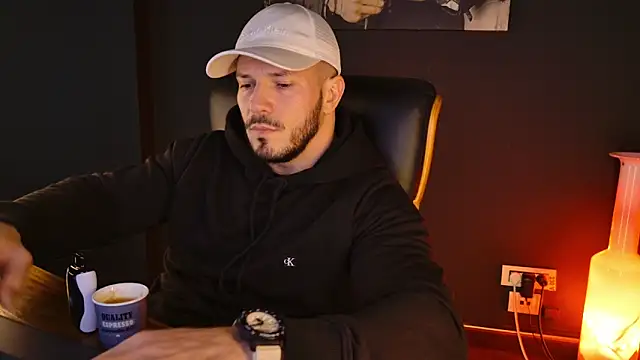 AngeloEric online show from December 5, 2025, 12:25 pm