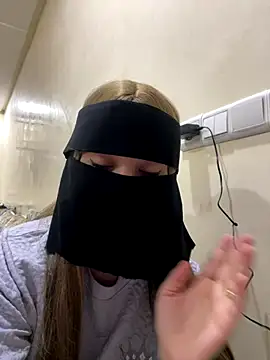 jijijoudia online show from November 14, 2025, 12:31 am