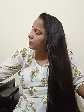 Simran-Kaur143 online show from July 12, 2026, 10:39 am