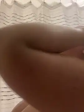 Snapshot of Princess_Peach69 chatting on November 17, 2025, 1:44 am Princess Peach69 online show from November 17, 2025, 1:44 am