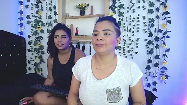 kaylie dakota online show from October 18, 2025, 2:18 pm