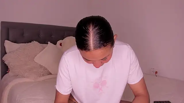 juphiteer online show from December 5, 2025, 11:41 am