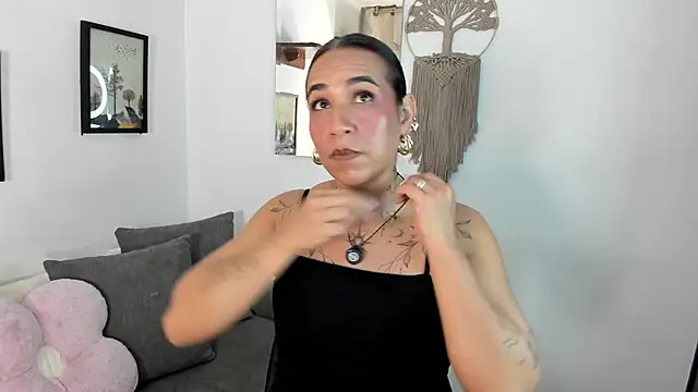 Snapshot of electra_hunt chatting on May 27, 2026, 9:50 am electra hunt online show from May 27, 2026, 9:50 am