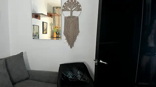 Snapshot of electra_hunt chatting on June 1, 2026, 11:28 pm electra hunt online show from June 1, 2026, 11:28 pm