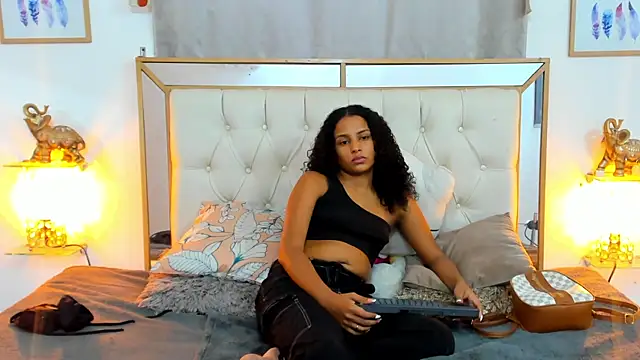 Snapshot of camila_sex_latina chatting on January 12, 2025, 12:39 am camila sex latina online show from January 12, 2025, 12:39 am