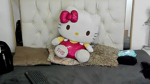 Snapshot of camila_sex_latina chatting on March 17, 2025, 5:45 am camila sex latina online show from March 17, 2025, 5:45 am