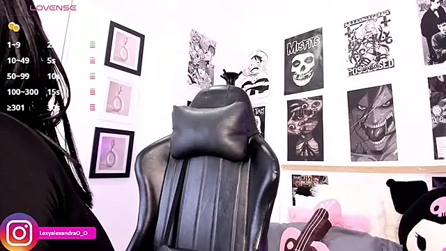 Lexyjoycce online show from December 1, 2025, 9:09 pm