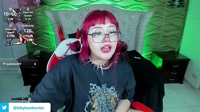Snapshot of toky_doll chatting on January 16, 2025, 11:06 pm toky doll online show from January 16, 2025, 11:06 pm
