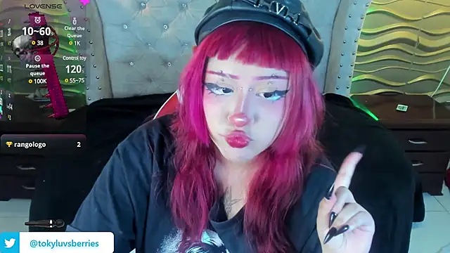 Snapshot of toky_doll chatting on January 31, 2025, 11:56 pm toky doll online show from January 31, 2025, 11:56 pm