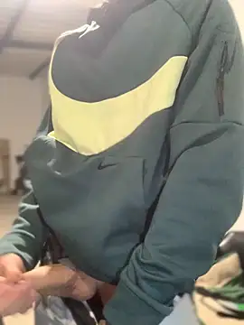 Snapshot of 27powercm chatting on November 18, 2025, 5:23 am 27powercm online show from November 18, 2025, 5:23 am