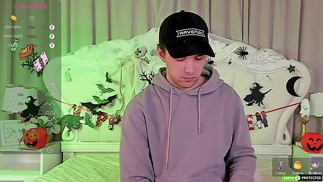 Snapshot of ArthurWhitee chatting on October 31, 2025, 5:03 pm ArthurWhitee online show from October 31, 2025, 5:03 pm