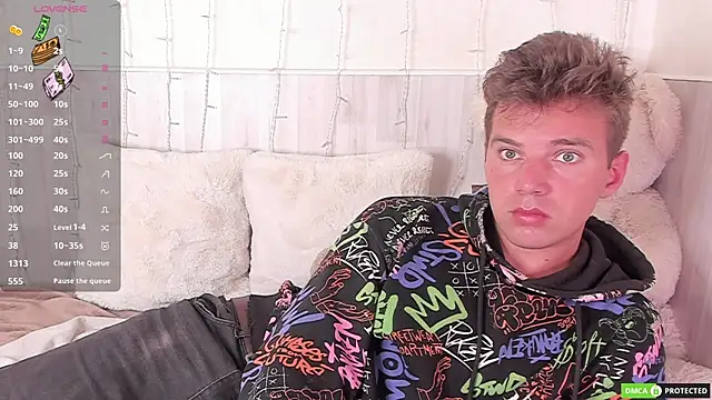 Snapshot of ArthurWhitee chatting on December 3, 2025, 8:45 am ArthurWhitee online show from December 3, 2025, 8:45 am